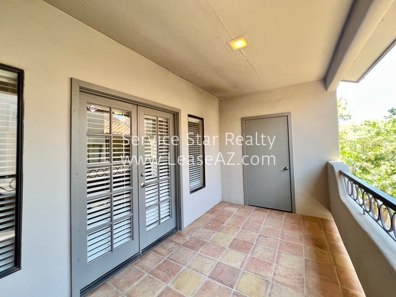ARCADIA -  3bd/2ba - Fireplace, Balcony property image