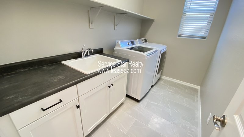 Beautiful 3 Bedroom + 2 Bathroom Home property image