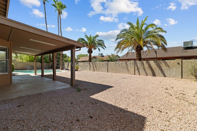 Glendale Large 4 Bed / 3 Bath-3 Car Garage - POOL! property image