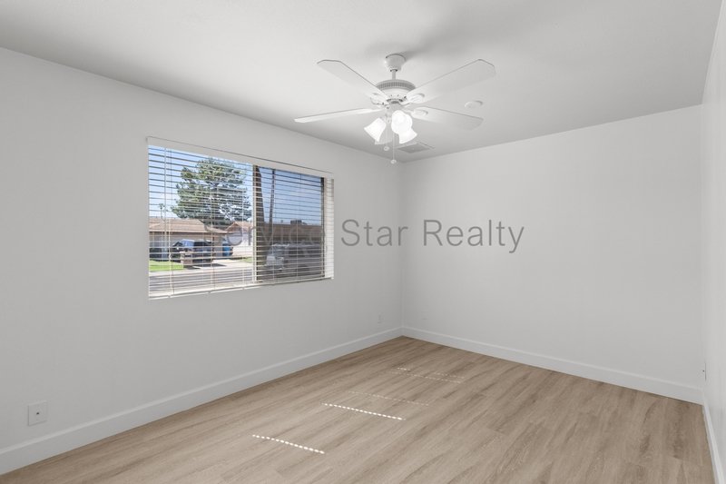 **2 WEEKS FREE RENT!!** **FULLY REMODELED & MOVE-IN READY!** property image