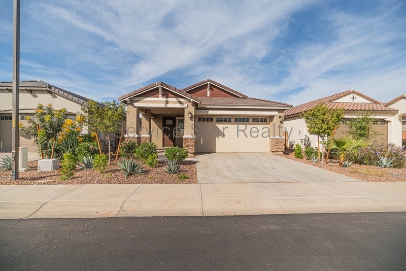 Bright 3-Bed, 2-Ba Home in Gated Phoenix Community | Prime Location! property image