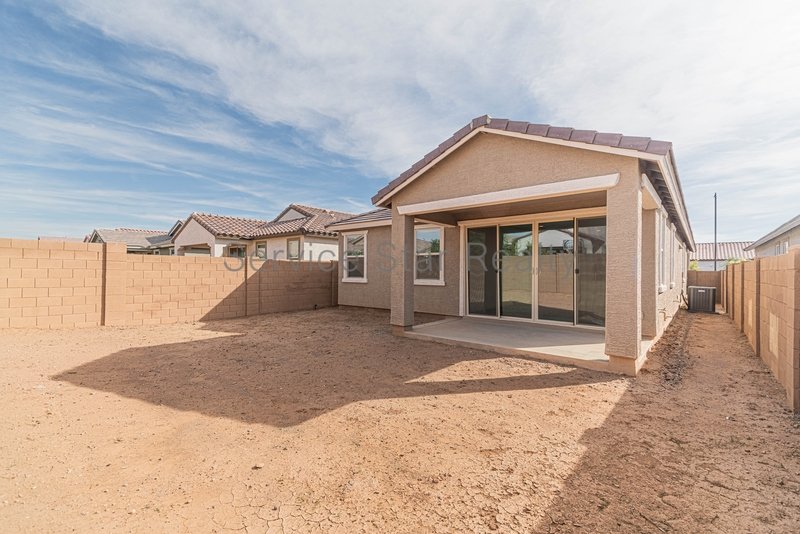 Bright 3-Bed, 2-Ba Home in Gated Phoenix Community | Prime Location! property image