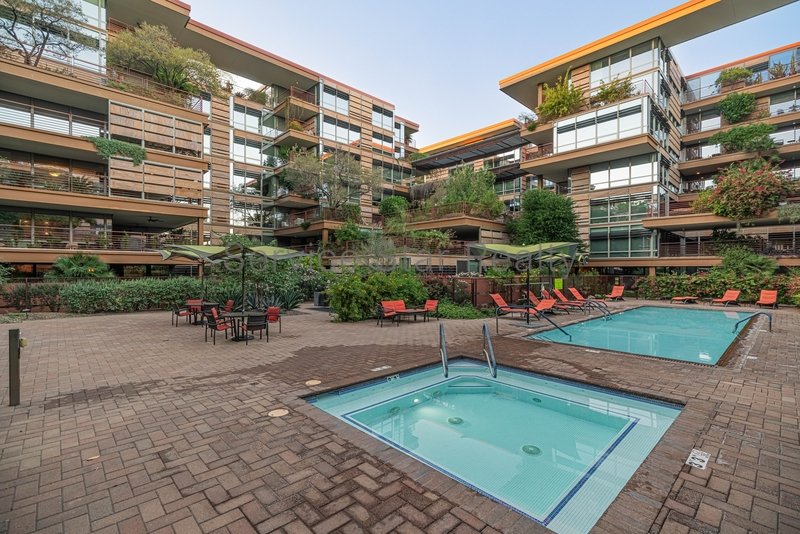 Bright, Modern 2-Bed, Optima Condo Steps from Old Town property image