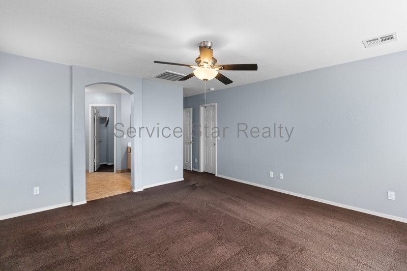 Delightful 3 bed 2 bath nestled on Corner Lot property image