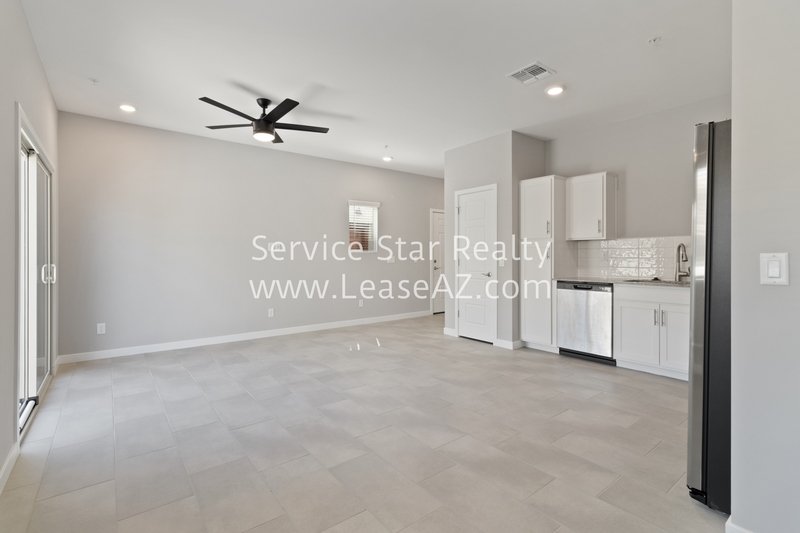 2 WEEKS FREE RENT!!  2 bedroom, 2.5 bath Townhome in Phoenix! property image