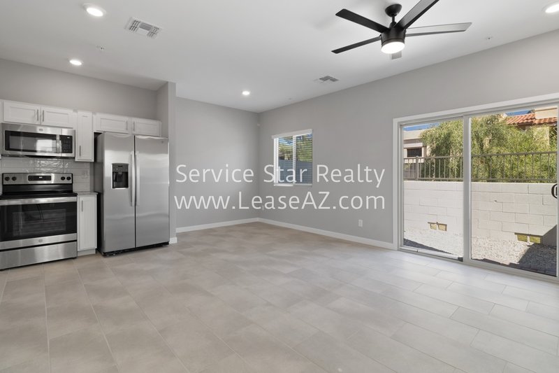 2 WEEKS FREE RENT!!  2 bedroom, 2.5 bath Townhome in Phoenix! property image