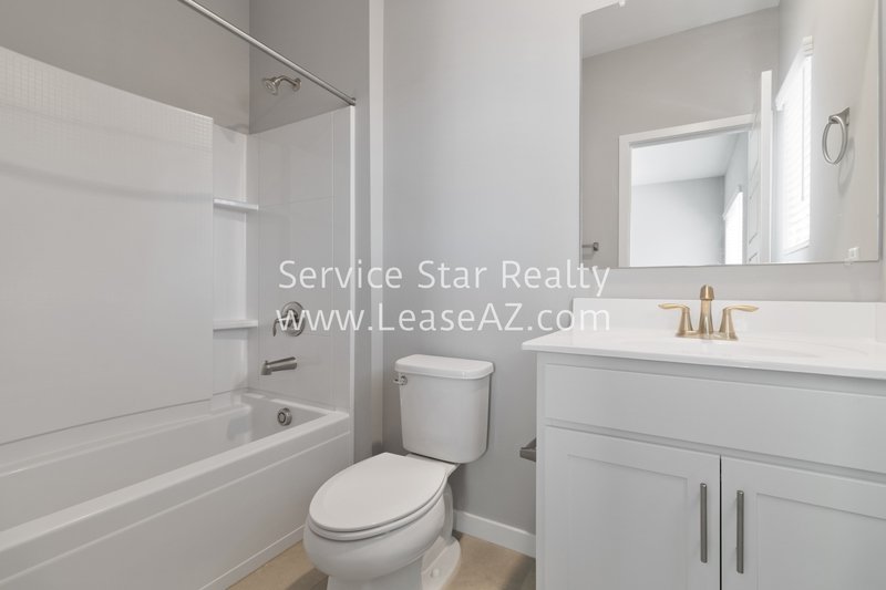 2 WEEKS FREE RENT!!  2 bedroom, 2.5 bath Townhome in Phoenix! property image