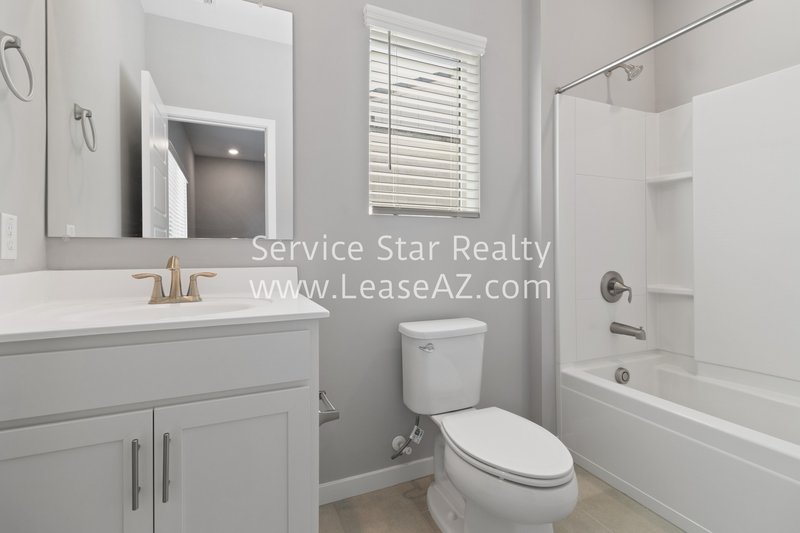 2 WEEKS FREE RENT!!  2 bedroom, 2.5 bath Townhome in Phoenix! property image