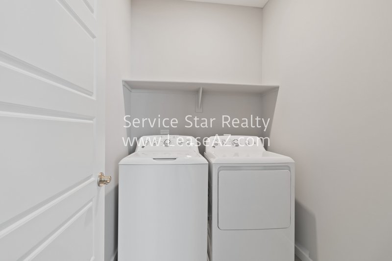 2 WEEKS FREE RENT!!  2 bedroom, 2.5 bath Townhome in Phoenix! property image