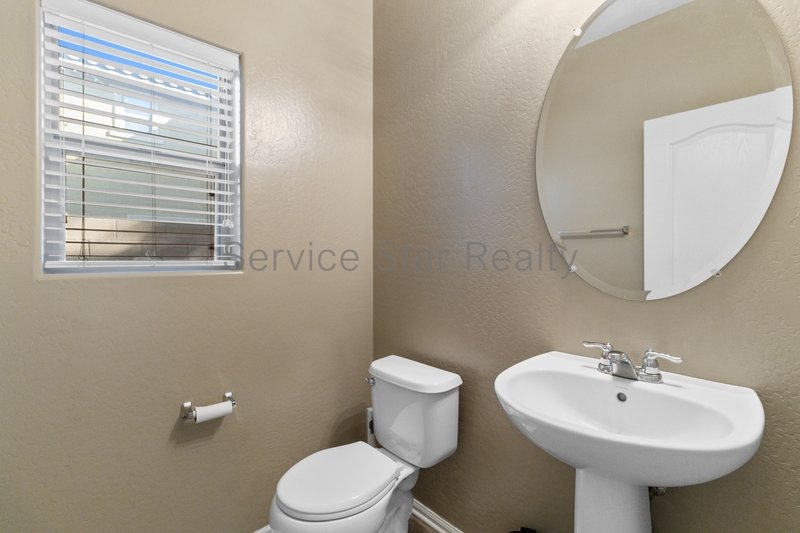 **MOVE IN SPECIAL -- 2 WEEKS FREE RENT!!** property image