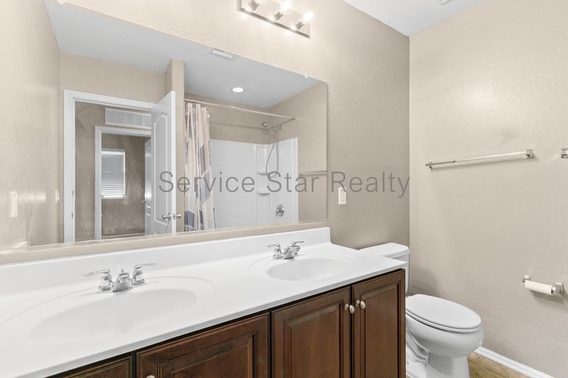 **MOVE IN SPECIAL -- 2 WEEKS FREE RENT!!** property image