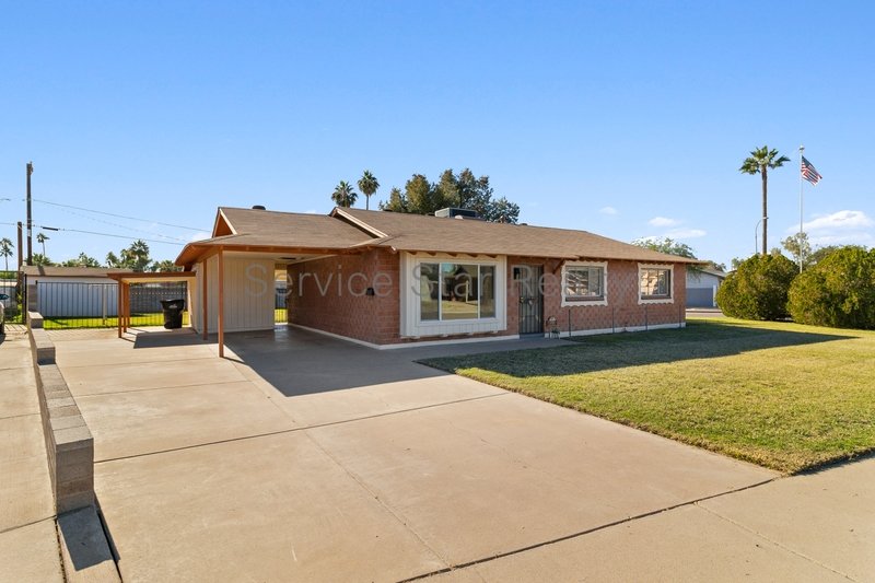 Charming 3 bed 2 bath home in Scottsdale available now. property image