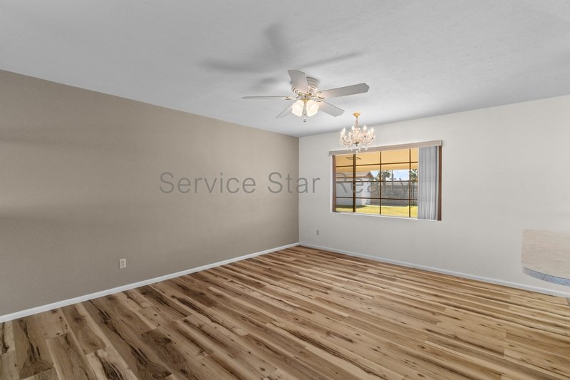 Charming 3 bed 2 bath home in Scottsdale available now. property image