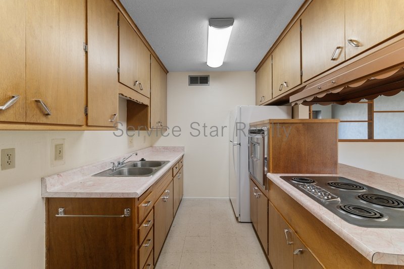 Charming 3 bed 2 bath home in Scottsdale available now. property image