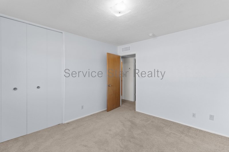 Charming 3 bed 2 bath home in Scottsdale available now. property image