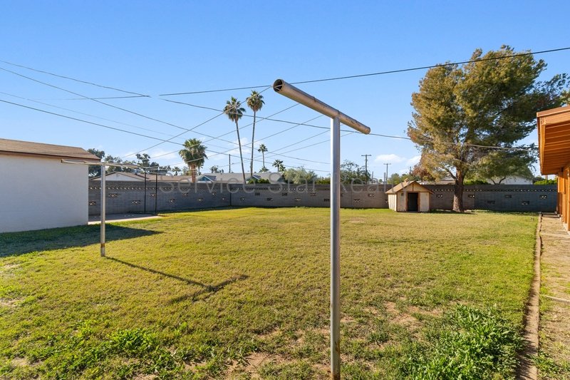 Charming 3 bed 2 bath home in Scottsdale available now. property image