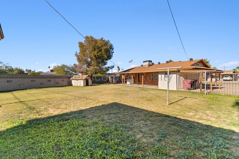 Charming 3 bed 2 bath home in Scottsdale available now. property image