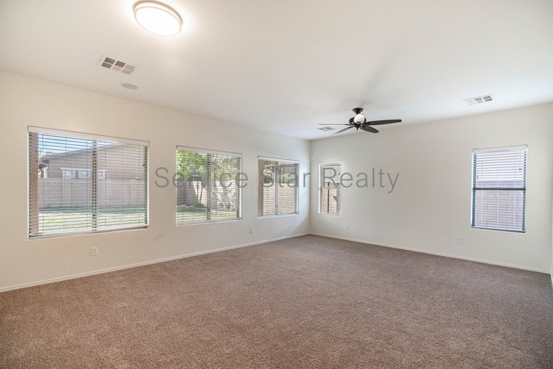 Beautiful 4-Bedroom Home in North Phoenix with Spacious Layout! property image