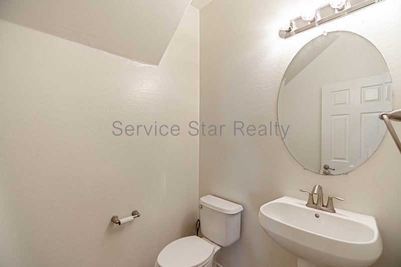 Beautiful 4-Bedroom Home in North Phoenix with Spacious Layout! property image