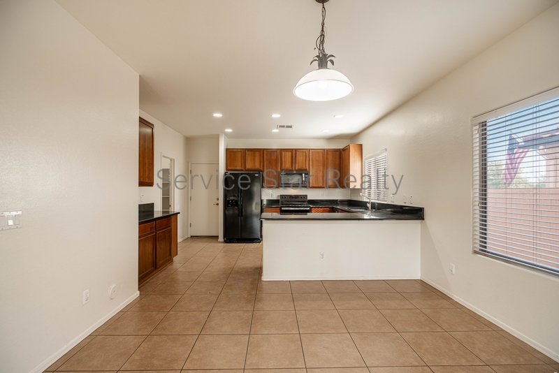 Beautiful 4-Bedroom Home in North Phoenix with Spacious Layout! property image