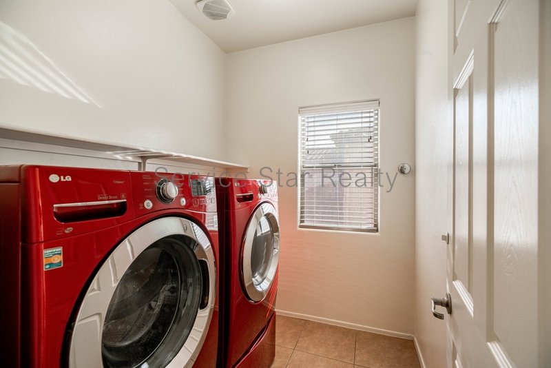 Beautiful 4-Bedroom Home in North Phoenix with Spacious Layout! property image