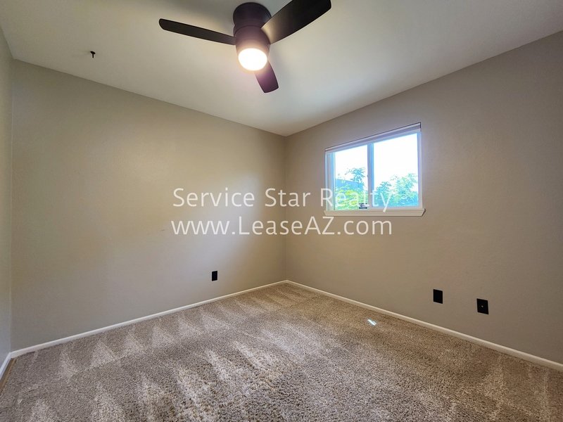 Beautiful Single Family Home in the Desirable 85254 on a huge lot! property image