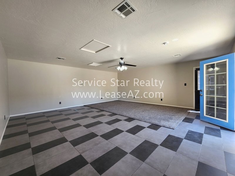 Beautiful Single Family Home in the Desirable 85254 on a huge lot! property image