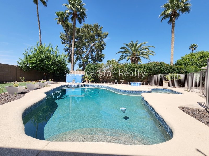 Beautiful Single Family Home in the Desirable 85254 on a huge lot! property image