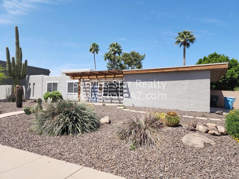 Beautiful Single Family Home in the Desirable 85254 on a huge lot! property image