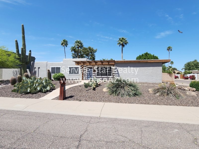 Beautiful Single Family Home in the Desirable 85254 on a huge lot! property image