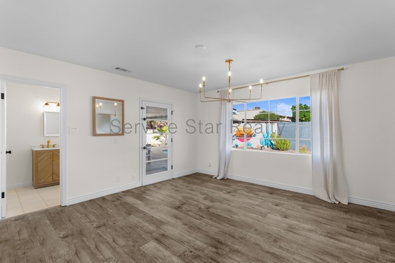 4 bed 2 bath Ranch with amazing backyard and pool! property image