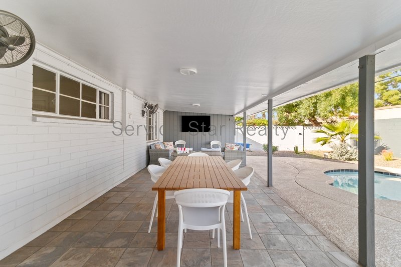 4 bed 2 bath Ranch with amazing backyard and pool! property image