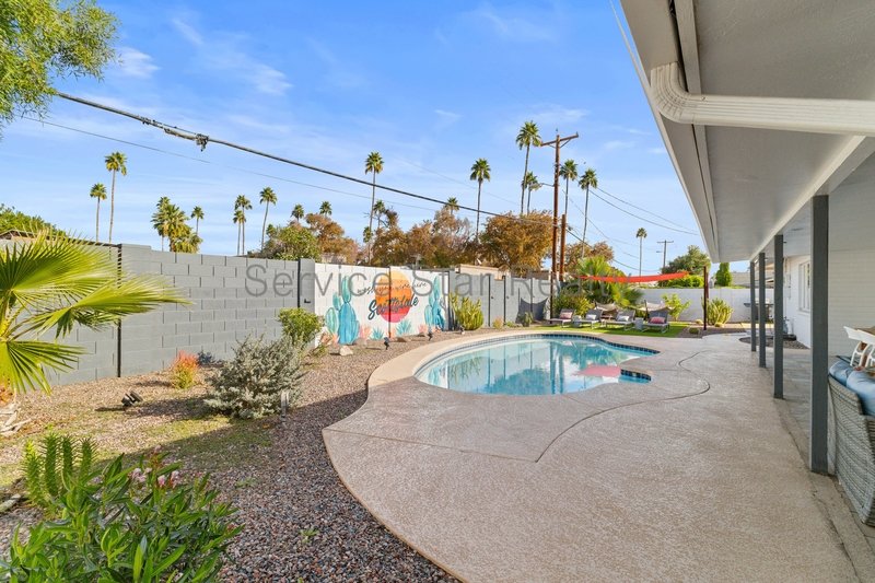 4 bed 2 bath Ranch with amazing backyard and pool! property image