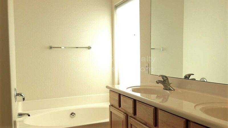 Beautiful 4+3 Home End of Culdesac with green belts!! property image