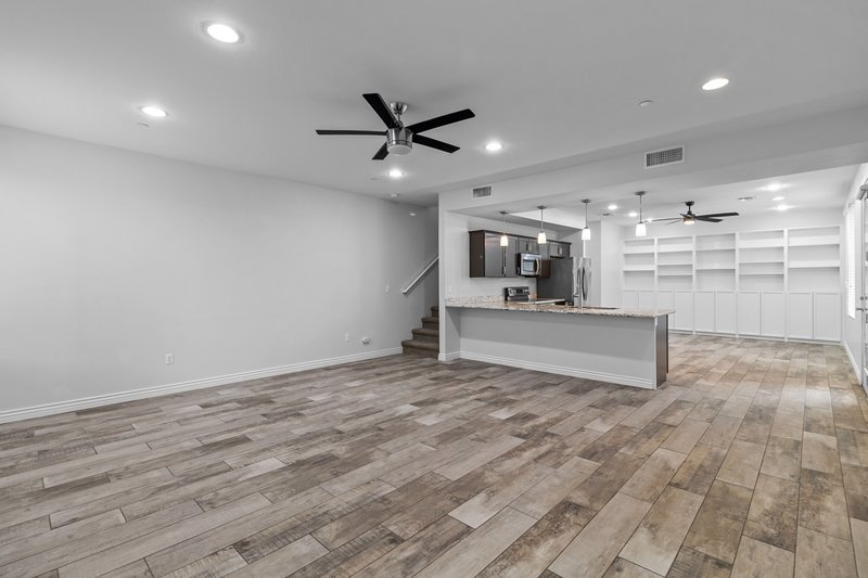 Amazing and spacious 3 bed 2 Bath with garage and yard. property image