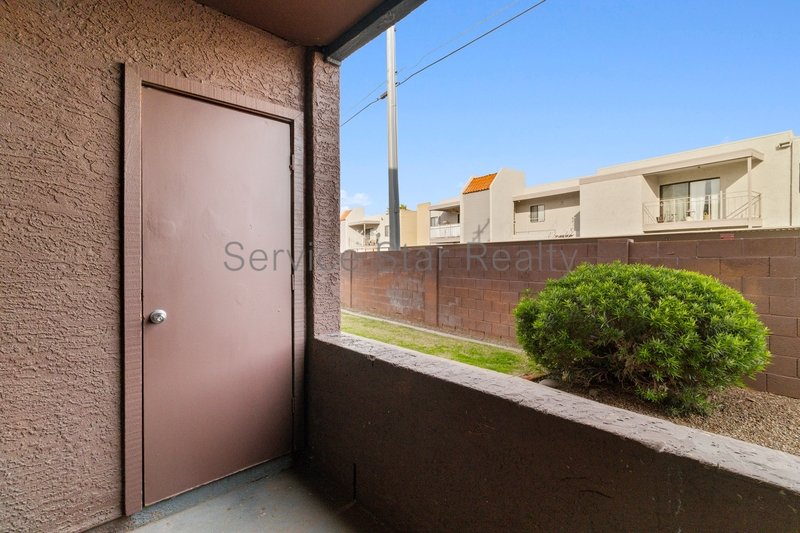 **MOVE IN SPECIAL -- 1 MONTH FREE RENT!!** property image