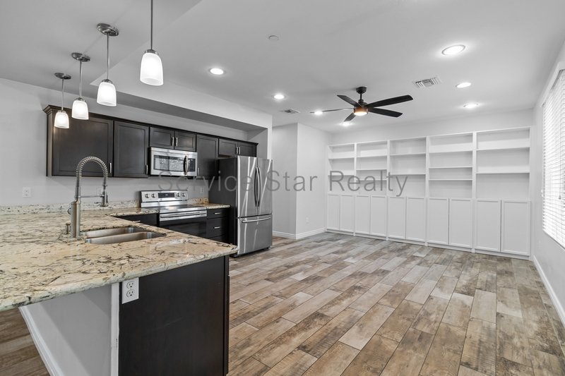 Amazing and spacious 3 bed 2 Bath with garage and yard. property image