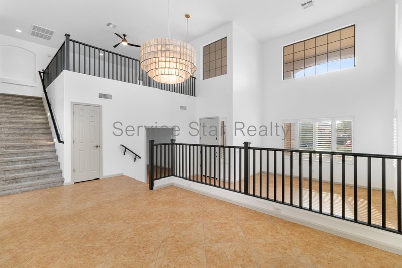 Spacious 5-Bedroom Home with Private Pool & Putting Green in New River property image