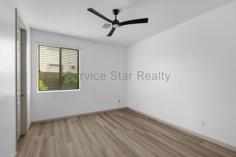 Spacious 5-Bedroom Home with Private Pool & Putting Green in New River property image