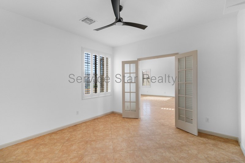 Spacious 5-Bedroom Home with Private Pool & Putting Green in New River property image