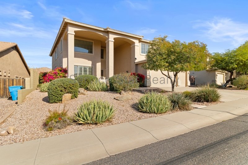 Spacious 5-Bedroom Home with Private Pool & Putting Green in New River property image