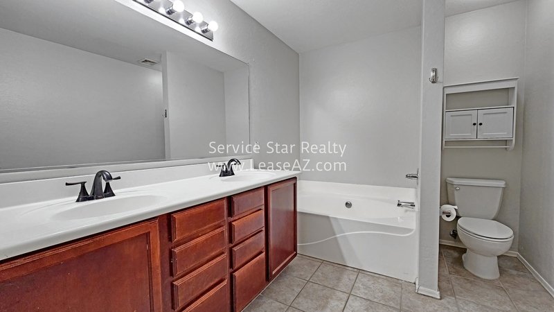 Great Gilbert Home Available Now at Val Vista and Williams Field property image