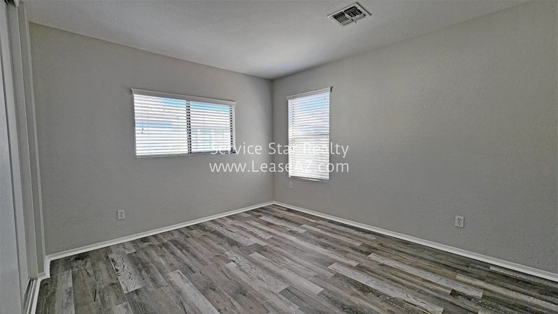 Great Gilbert Home Available Now at Val Vista and Williams Field property image