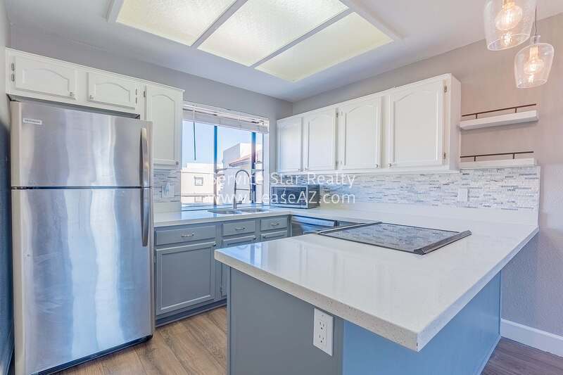 LAKE VIEW CONDO - 3Bed/2Bath! property image