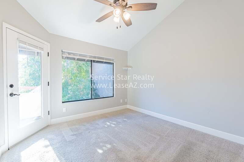 LAKE VIEW CONDO - 3Bed/2Bath! property image