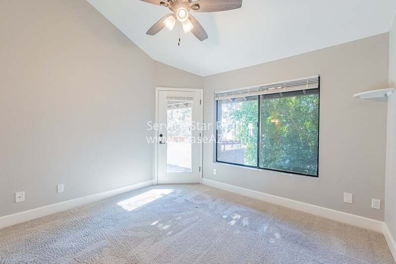 LAKE VIEW CONDO - 3Bed/2Bath! property image