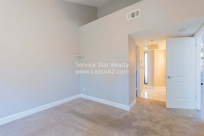 LAKE VIEW CONDO - 3Bed/2Bath! property image