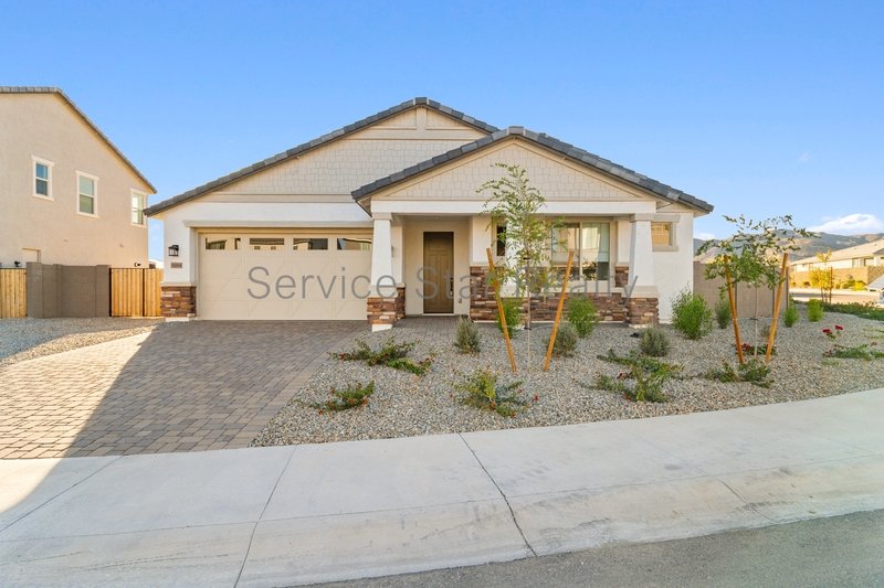 Brand New 4 Bed, 2.5 Bath | Modern Finishes in Litchfield Park property image