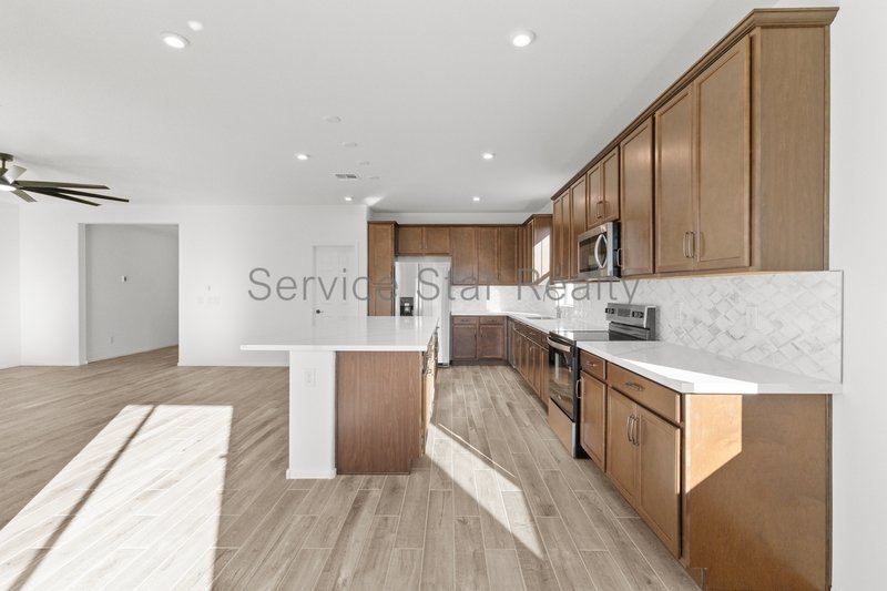 Brand New 4 Bed, 2.5 Bath | Modern Finishes in Litchfield Park property image