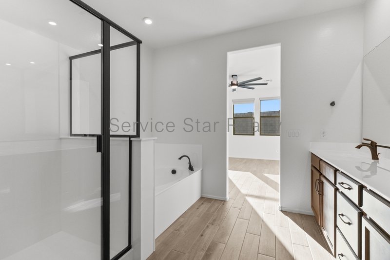 Brand New 4 Bed, 2.5 Bath | Modern Finishes in Litchfield Park property image